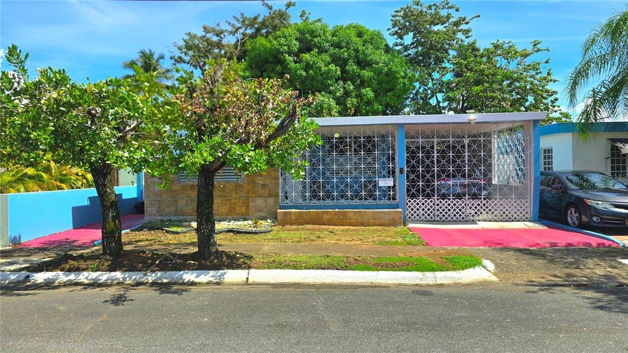 Property photo for LUXEMBURGO ST. VILLA CONTESA, #L4, Bayamon, PR