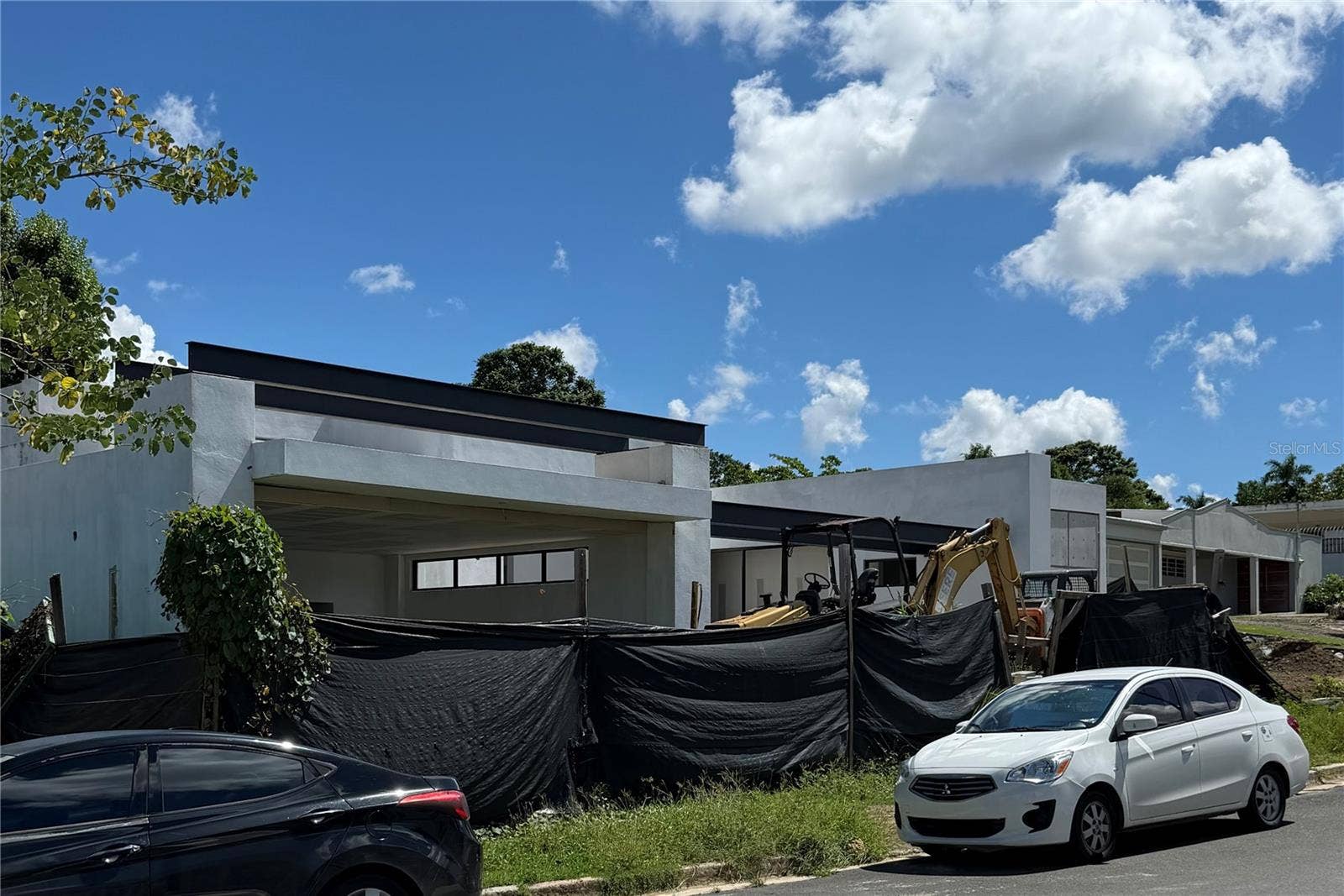 137 CALLE VIOLETA, San Juan, PR 00927 carport area structure currently under construction