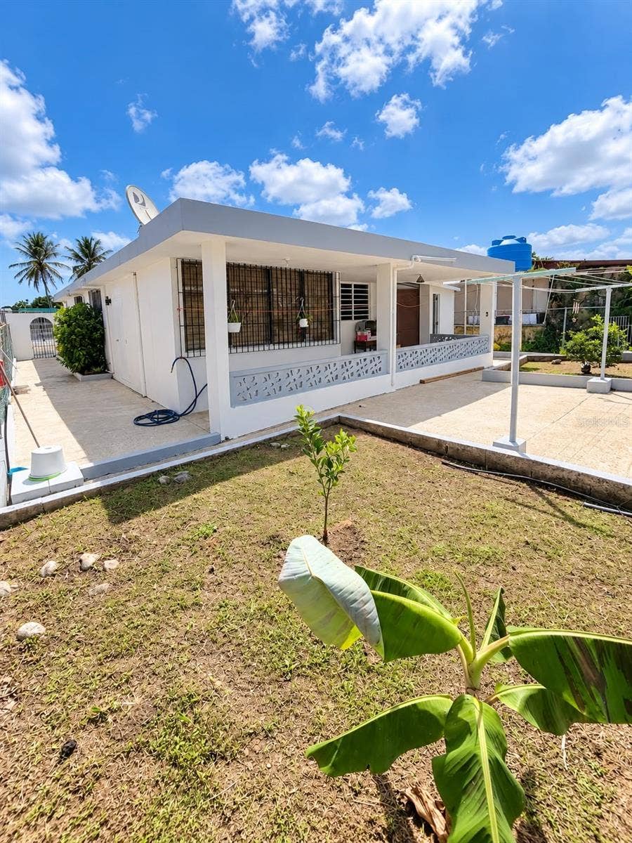 22 E-14, Luquillo, PR 00773 22 E-14, Luquillo, PR 00773
