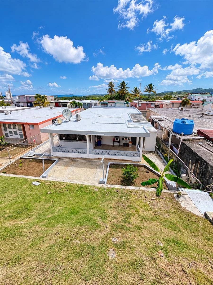 22 E-14, Luquillo, PR 00773 22 E-14, Luquillo, PR 00773