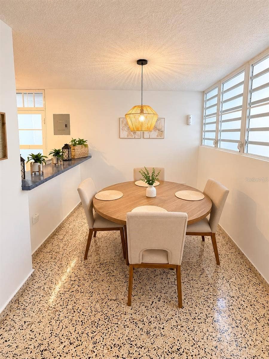 22 E-14, Luquillo, PR 00773 22 E-14, Luquillo, PR 00773