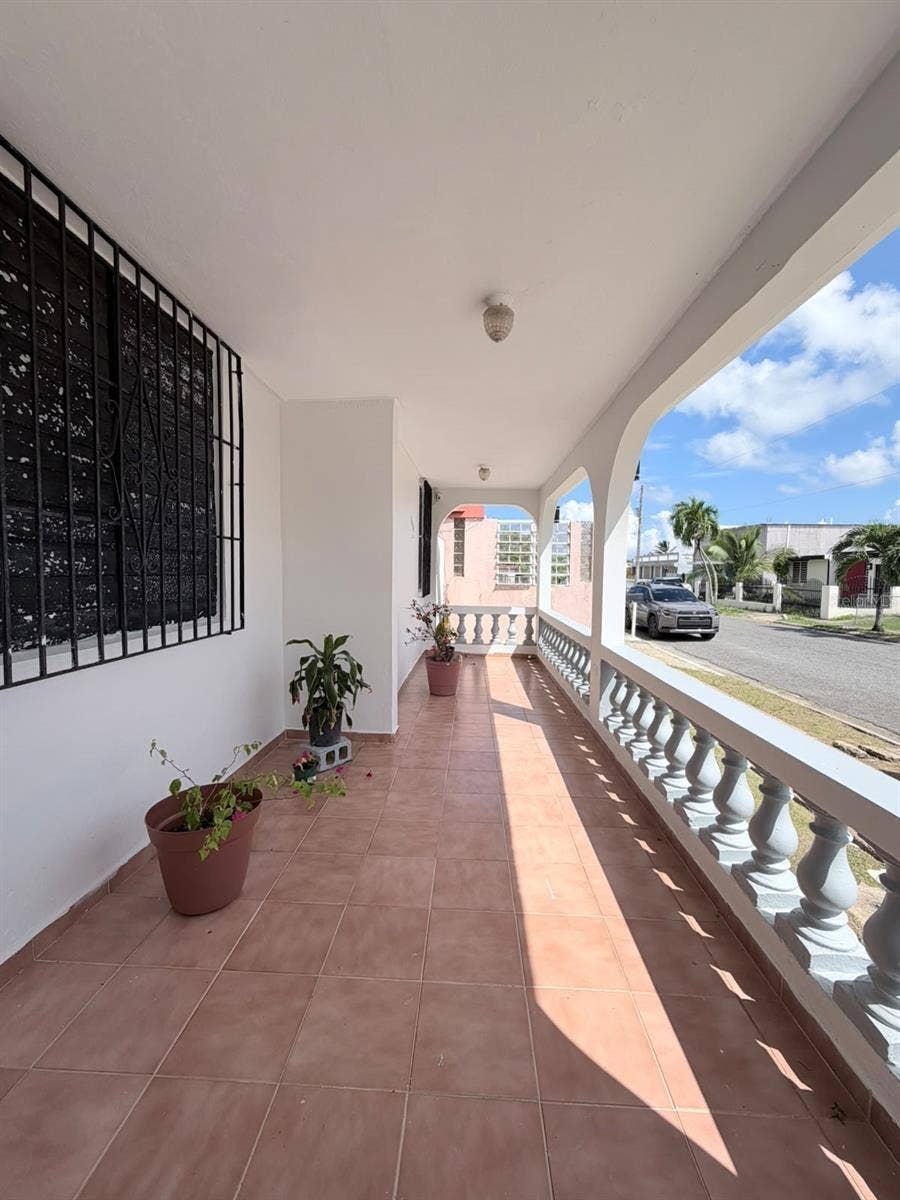 22 E-14, Luquillo, PR 00773 22 E-14, Luquillo, PR 00773
