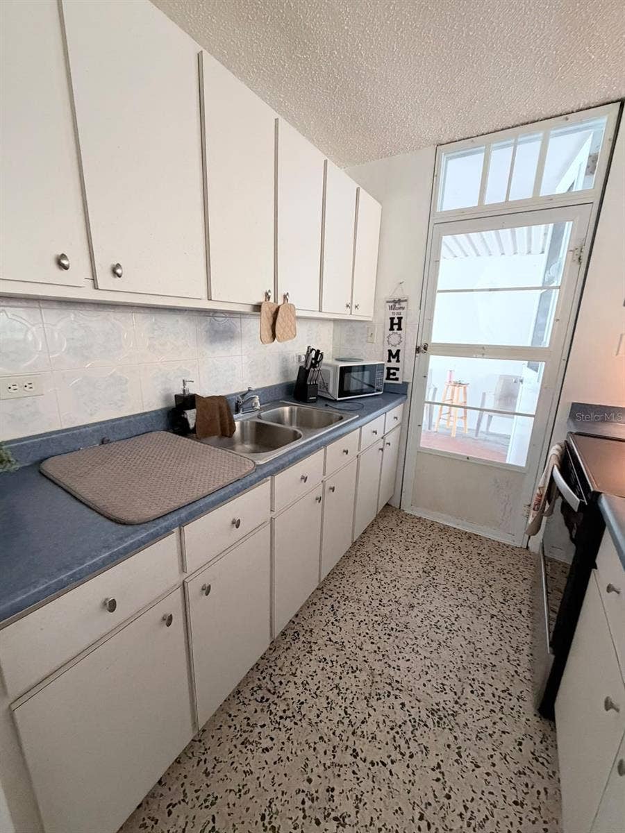 22 E-14, Luquillo, PR 00773 22 E-14, Luquillo, PR 00773