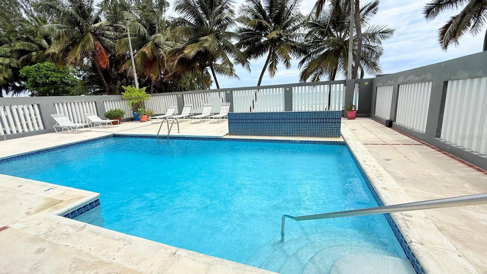 37 ISLA VERDE AVE., #201, Carolina, PR 00979 37 ISLA VERDE AVE., #201, Carolina, PR 00979