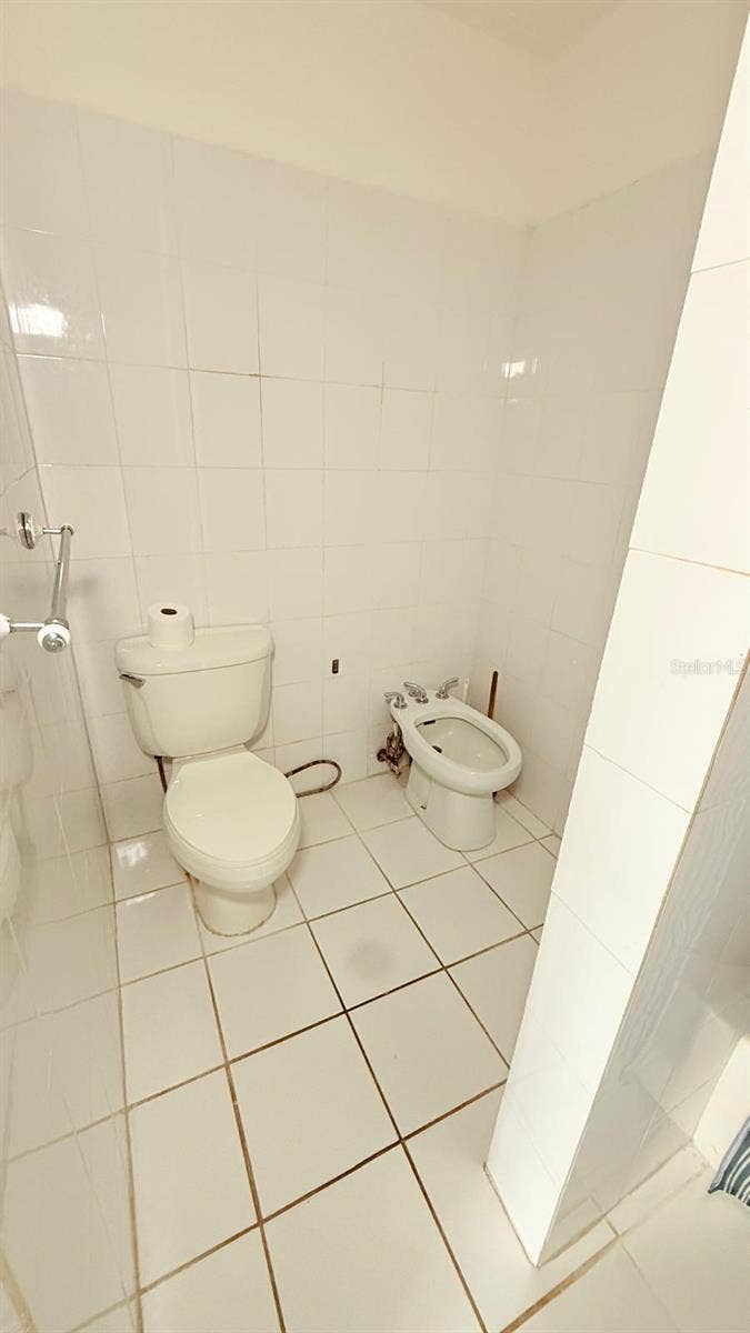37 ISLA VERDE AVE., #201, Carolina, PR 00979 37 ISLA VERDE AVE., #201, Carolina, PR 00979