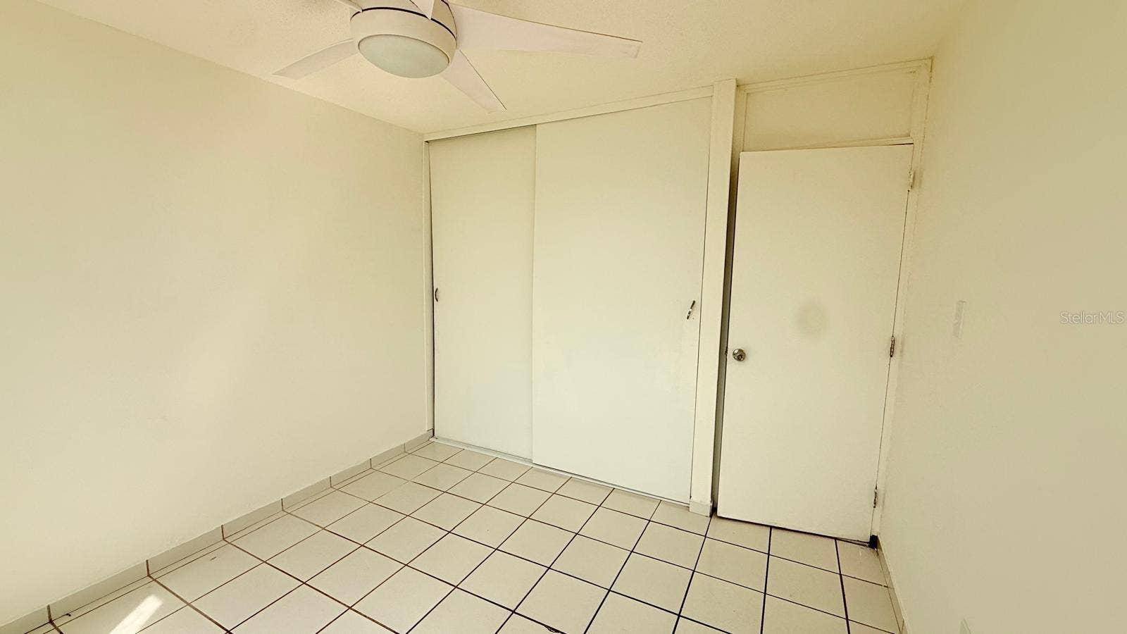 37 ISLA VERDE AVE., #201, Carolina, PR 00979 37 ISLA VERDE AVE., #201, Carolina, PR 00979