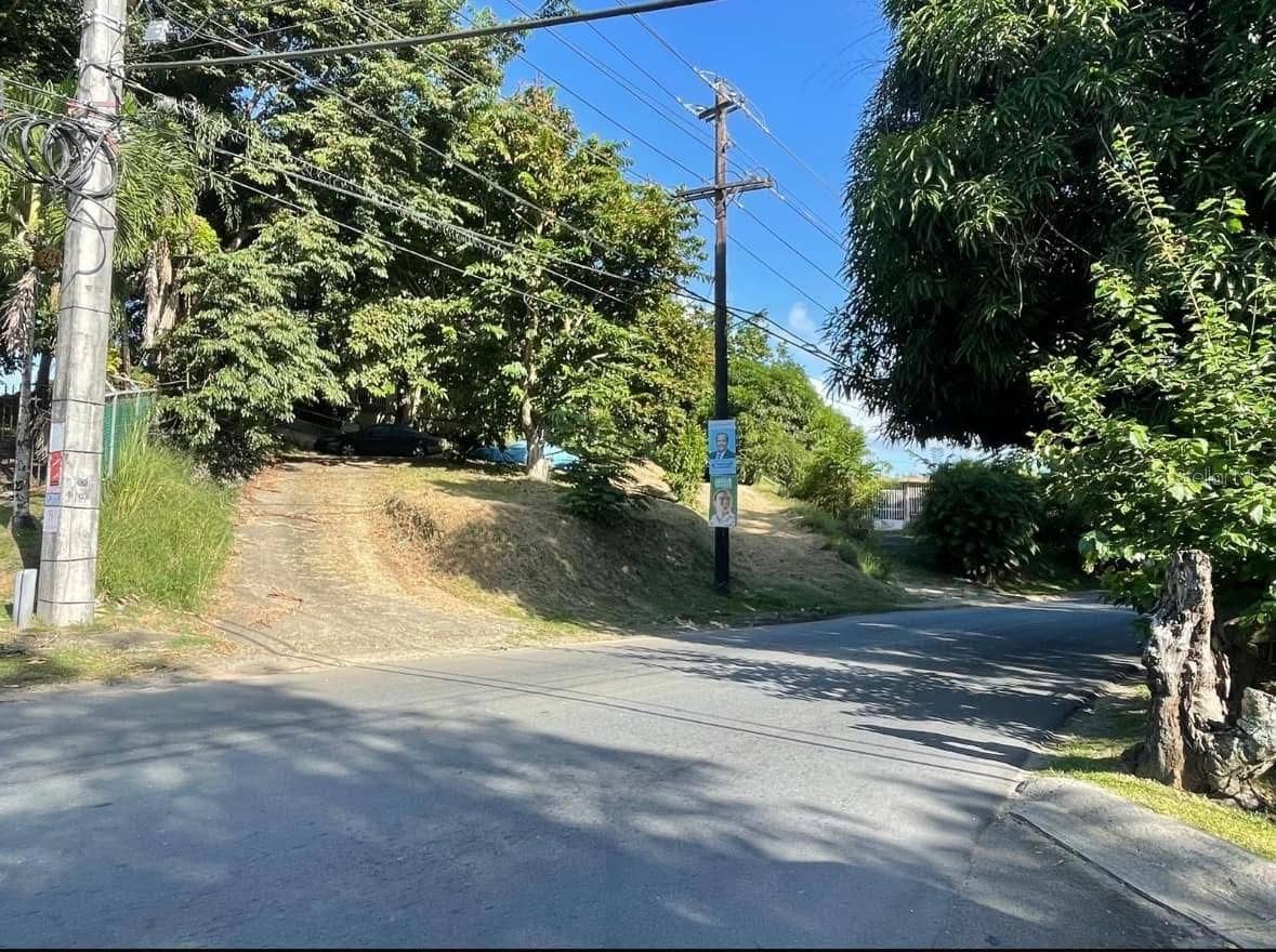 844 CARR 844 KM 3.5, San Juan, PR 00929 Paved street access to the property