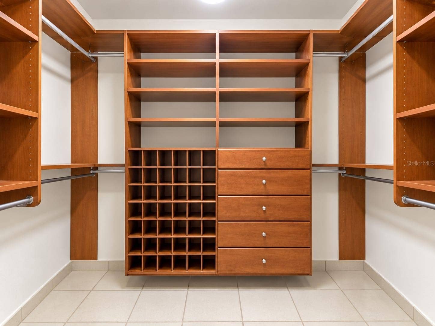 187 COND. PLAZA REAL CAPARRA, #410, Guaynabo, PR 00966 187 COND. PLAZA REAL CAPARRA, #410, Guaynabo, PR 00966