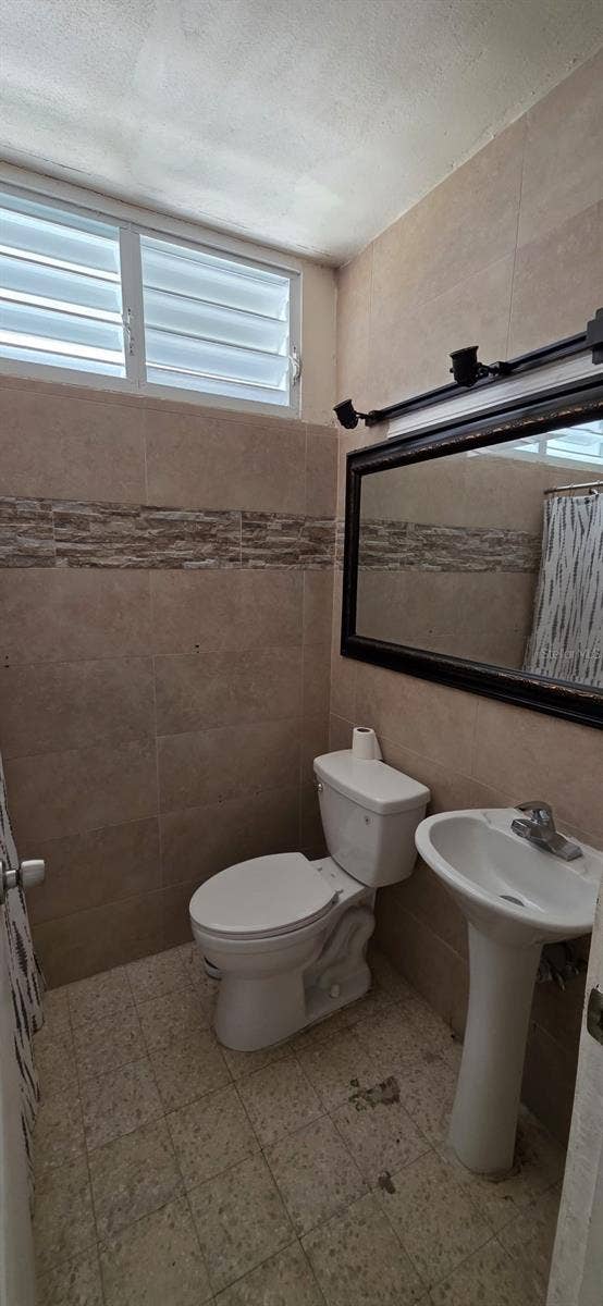 Urb. Highland Park CALLE ACACIA, #744, San Juan, PR 00924 Urb. Highland Park CALLE ACACIA, #744, San Juan, PR 00924