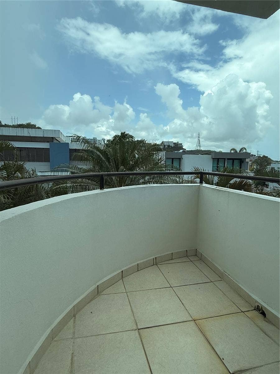 I-3 PRINCESA MARGARITA, Guaynabo, PR 00969 Balcony primary room