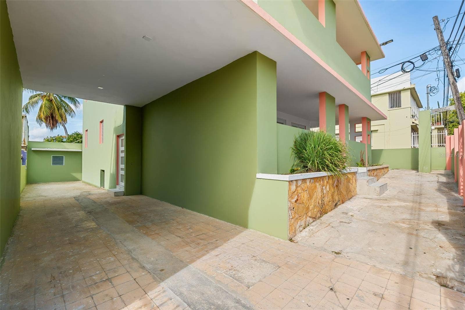 2018 MAGNOLIA, San Juan, PR 00915 2018 MAGNOLIA, San Juan, PR 00915