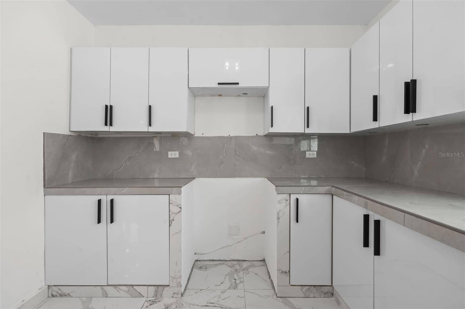 2018 MAGNOLIA, San Juan, PR 00915 2018 MAGNOLIA, San Juan, PR 00915
