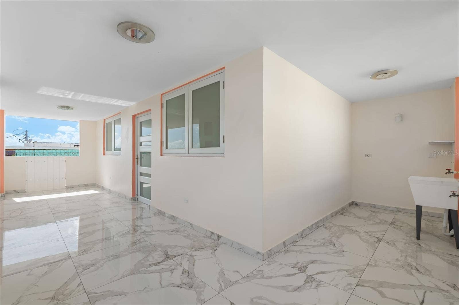 2018 MAGNOLIA, San Juan, PR 00915 2018 MAGNOLIA, San Juan, PR 00915