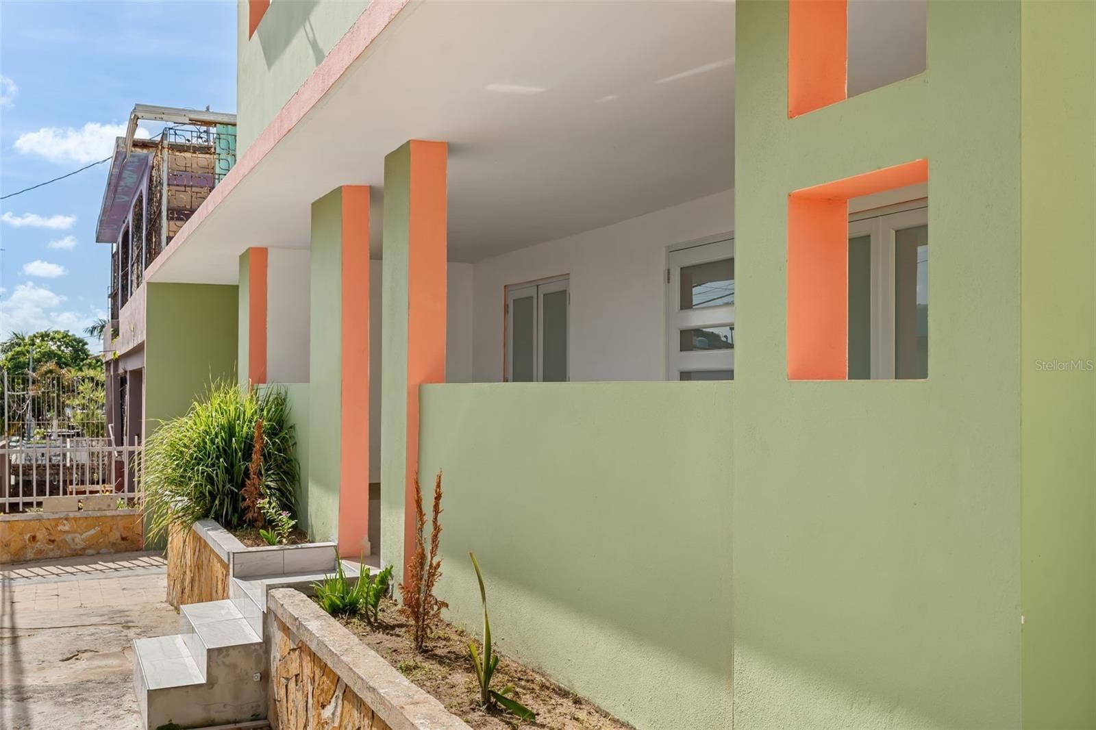 2018 MAGNOLIA, San Juan, PR 00915 2018 MAGNOLIA, San Juan, PR 00915