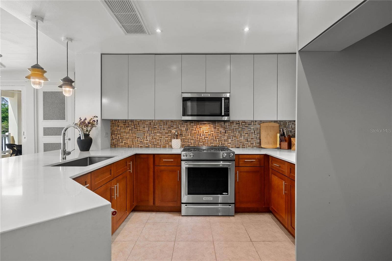 100 OCEAN DRIVE, #125, Humacao, PR 00791 Kitchen