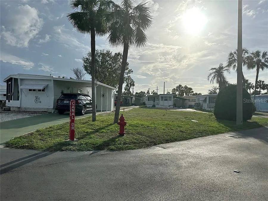 Property photo for 4851 W GANDY BOULEVARD, #B5L37, Tampa, FL