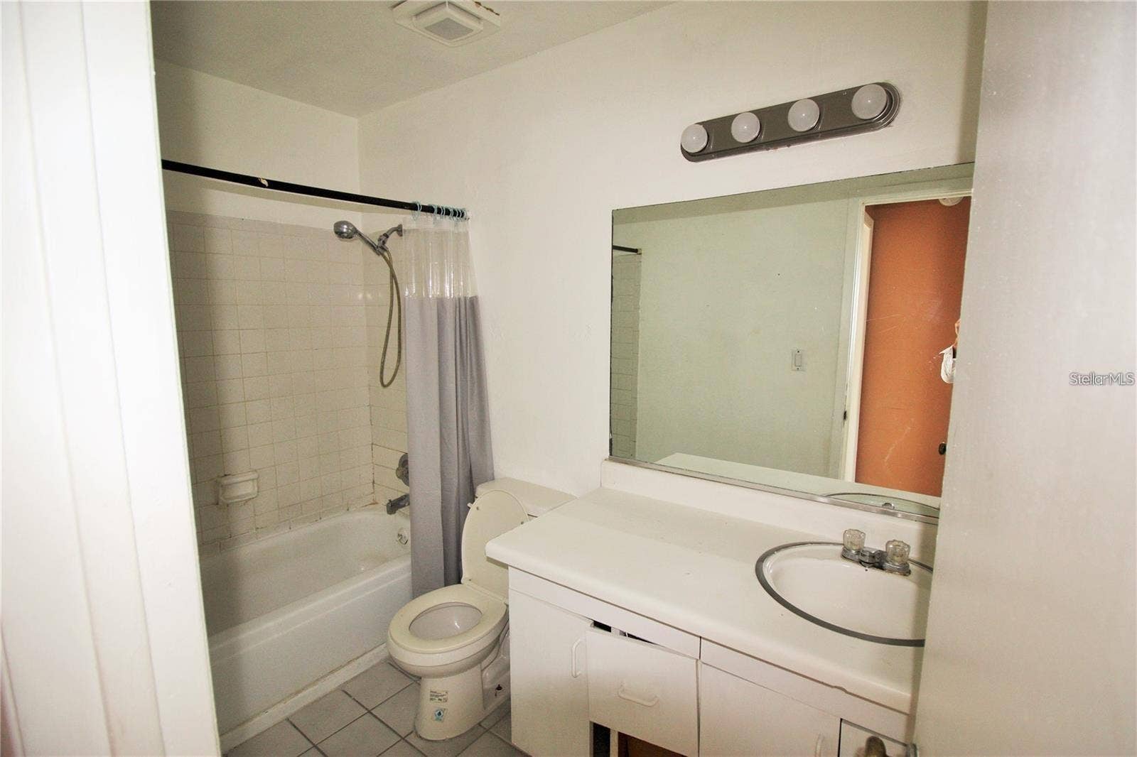 2117 LYME BAY DRIVE, #604, Orlando, FL 32839 2117 LYME BAY DRIVE, #604, Orlando, FL 32839