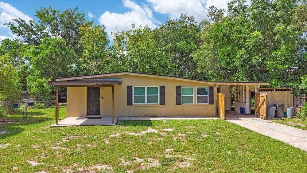 310 E 6TH STREET, Chuluota, FL 32766 310 E 6TH STREET, Chuluota, FL 32766