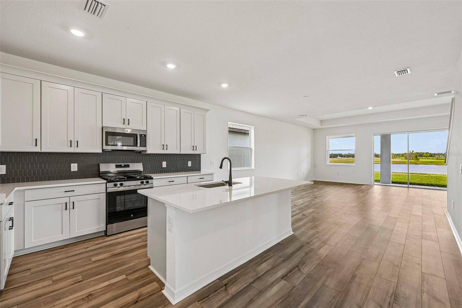 8724 CANARD COVE, Palmetto, FL 34221 8724 CANARD COVE, Palmetto, FL 34221