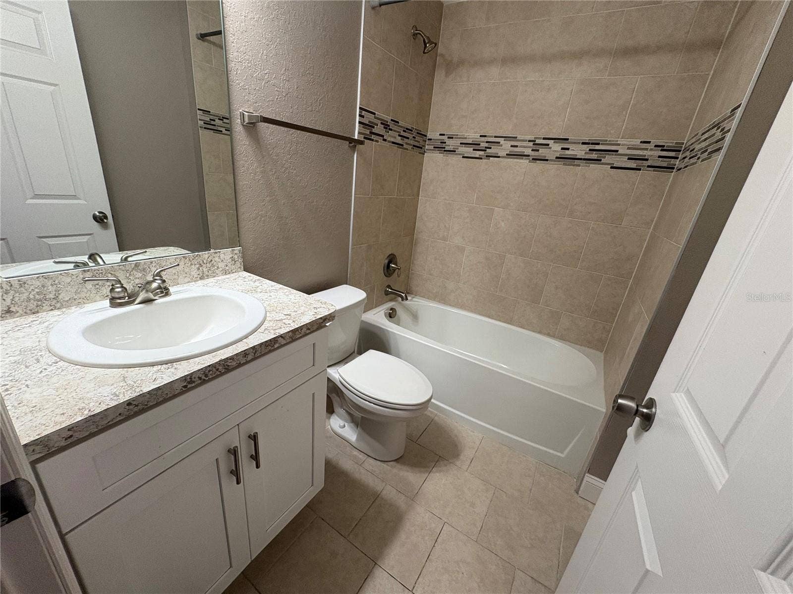 640 E GRAPEFRUIT AVENUE, Lake Alfred, FL 33850 640 E GRAPEFRUIT AVENUE, Lake Alfred, FL 33850