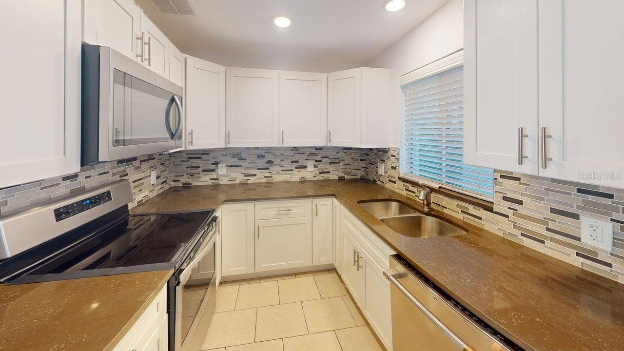 3670 PINECREST STREET, #111, Sarasota, FL 34232 3670 PINECREST STREET, #111, Sarasota, FL 34232