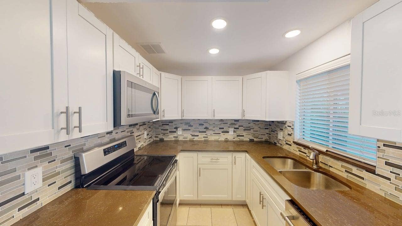 3670 PINECREST STREET, #111, Sarasota, FL 34232 3670 PINECREST STREET, #111, Sarasota, FL 34232