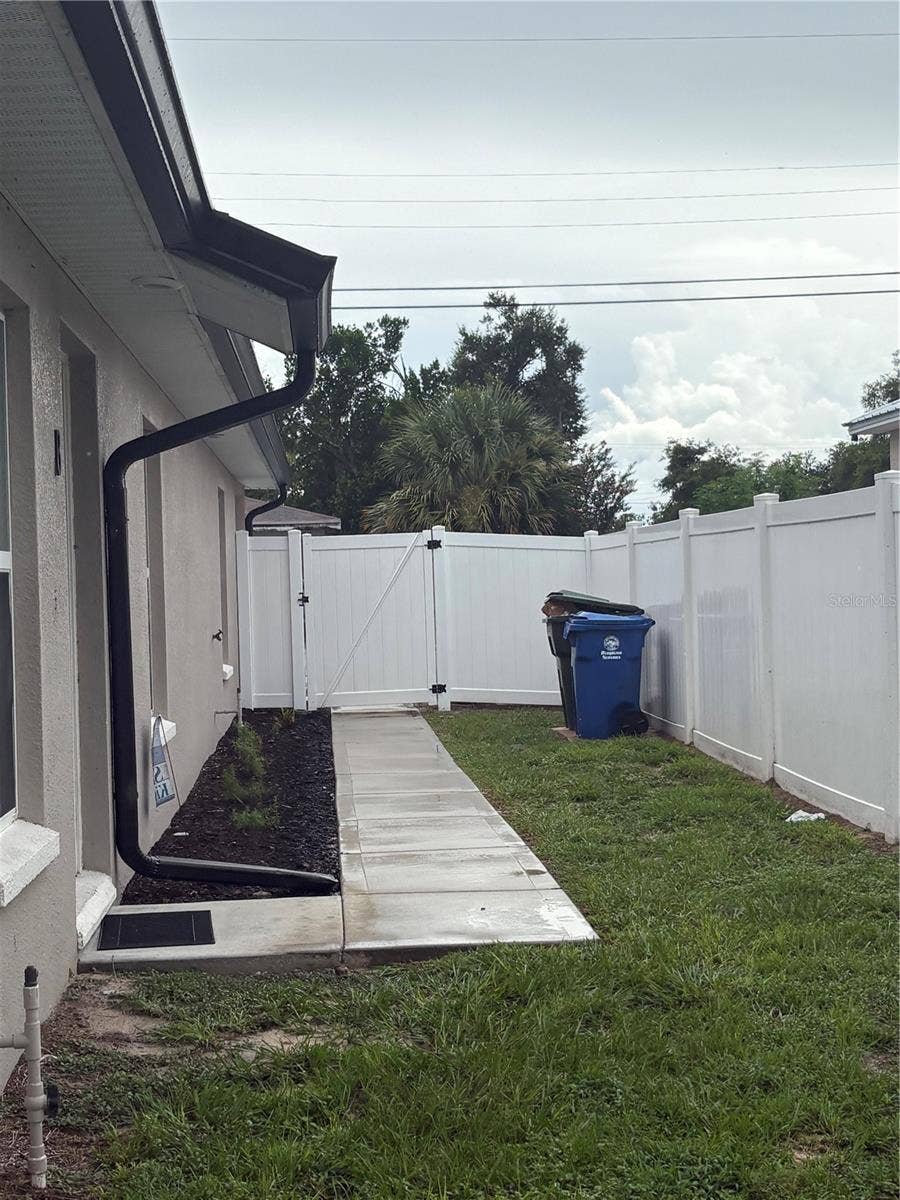 650 E GRAPEFRUIT AVENUE, Lake Alfred, FL 33850 650 E GRAPEFRUIT AVENUE, Lake Alfred, FL 33850