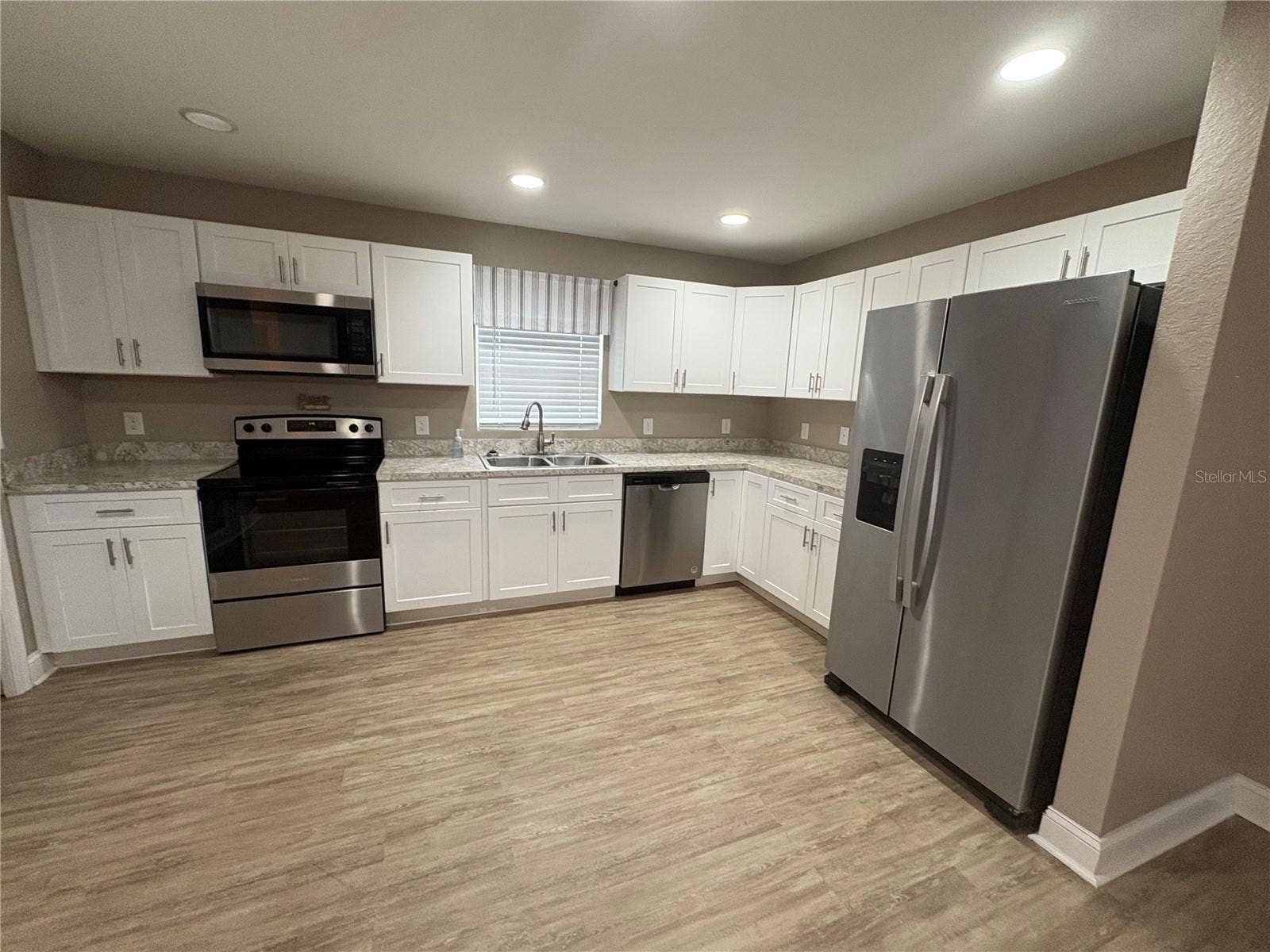 650 E GRAPEFRUIT AVENUE, Lake Alfred, FL 33850 650 E GRAPEFRUIT AVENUE, Lake Alfred, FL 33850