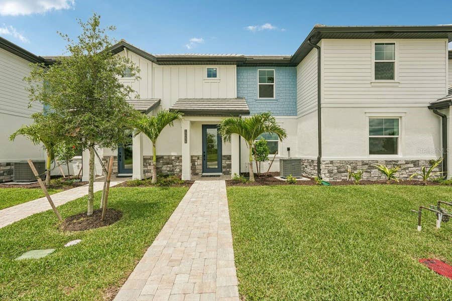 Property photo for 17830 BROADLEAF LOOP, Venice, FL