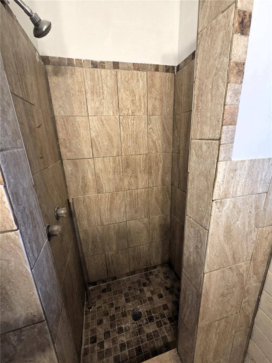 617 W HOWRY AVENUE, Deland, FL 32720 617 W HOWRY AVENUE, Deland, FL 32720