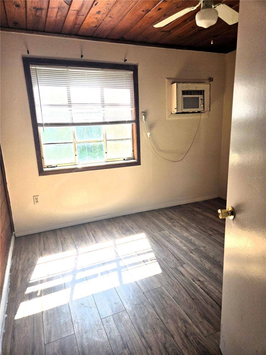 617 W HOWRY AVENUE, Deland, FL 32720 617 W HOWRY AVENUE, Deland, FL 32720