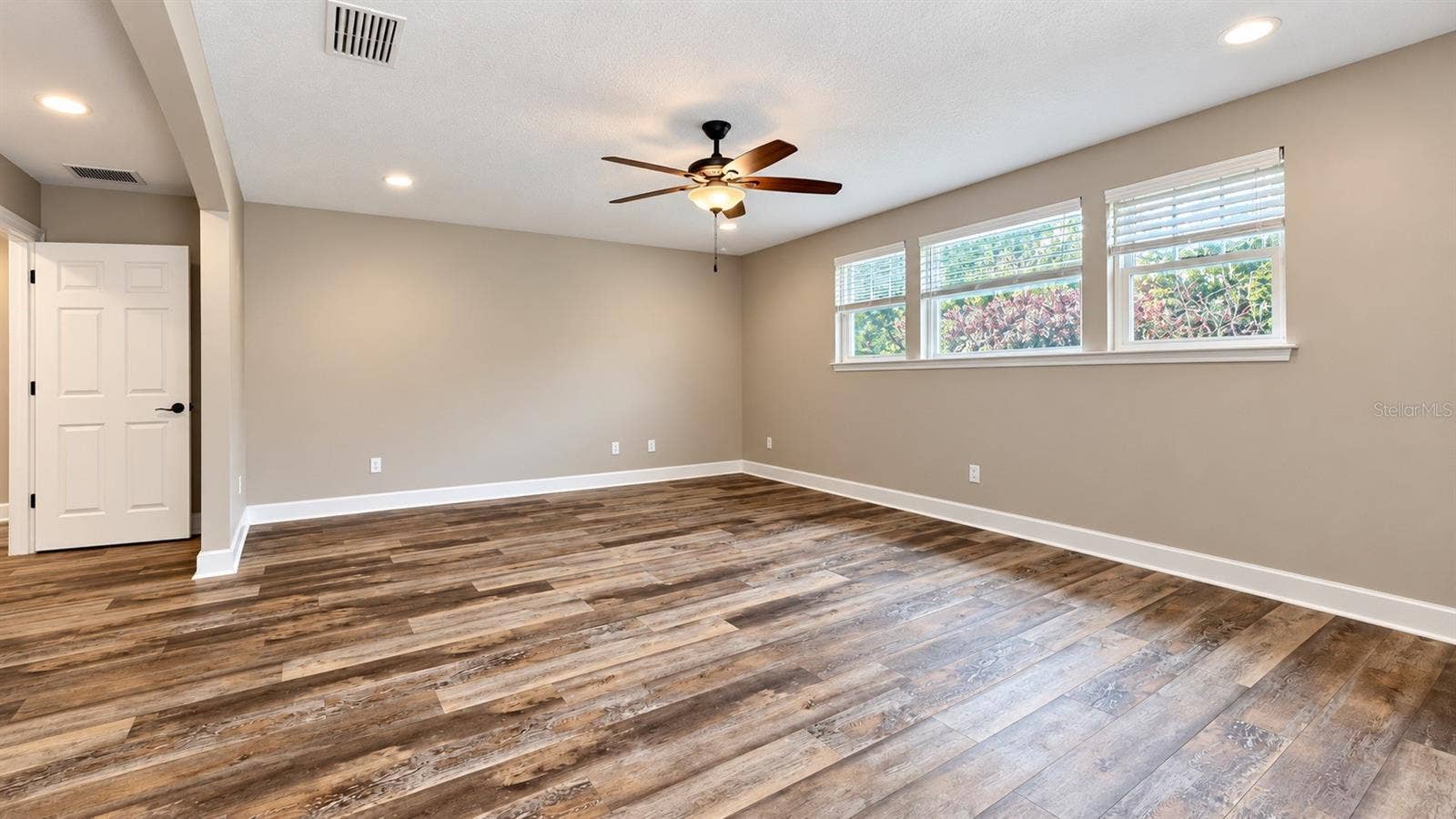 832 GOLFVIEW STREET, Orlando, FL 32804 832 GOLFVIEW STREET, Orlando, FL 32804