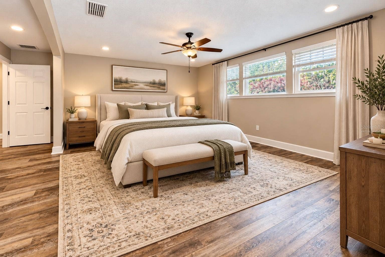 832 GOLFVIEW STREET, Orlando, FL 32804 "Virtually Staged"
