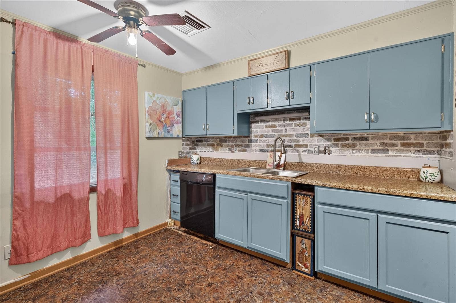 210 NEBRASKA AVENUE, Leesburg, FL 34748