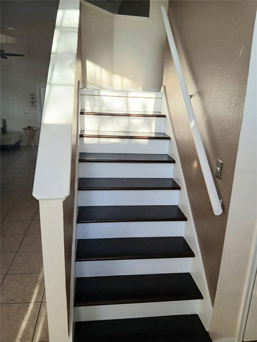 302 JULLIARD BOULEVARD, Davenport, FL 33897 Stairs to 2nd Floor