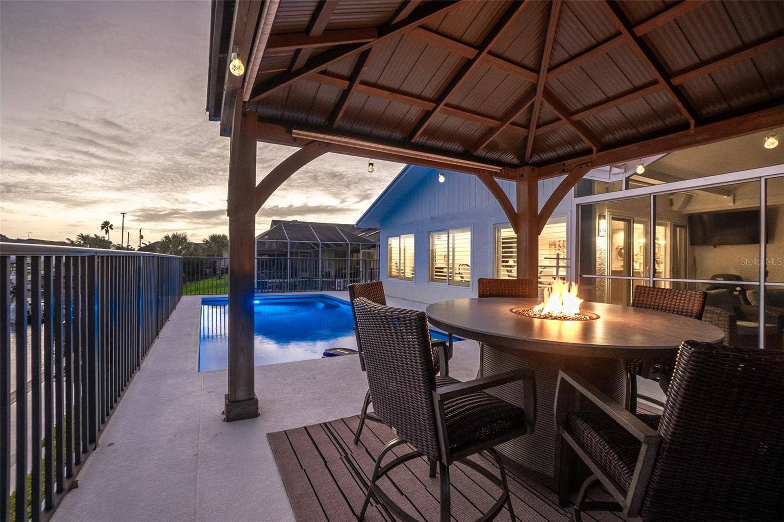 8 CROSSGATE COURT E, Palm Coast, FL 32137