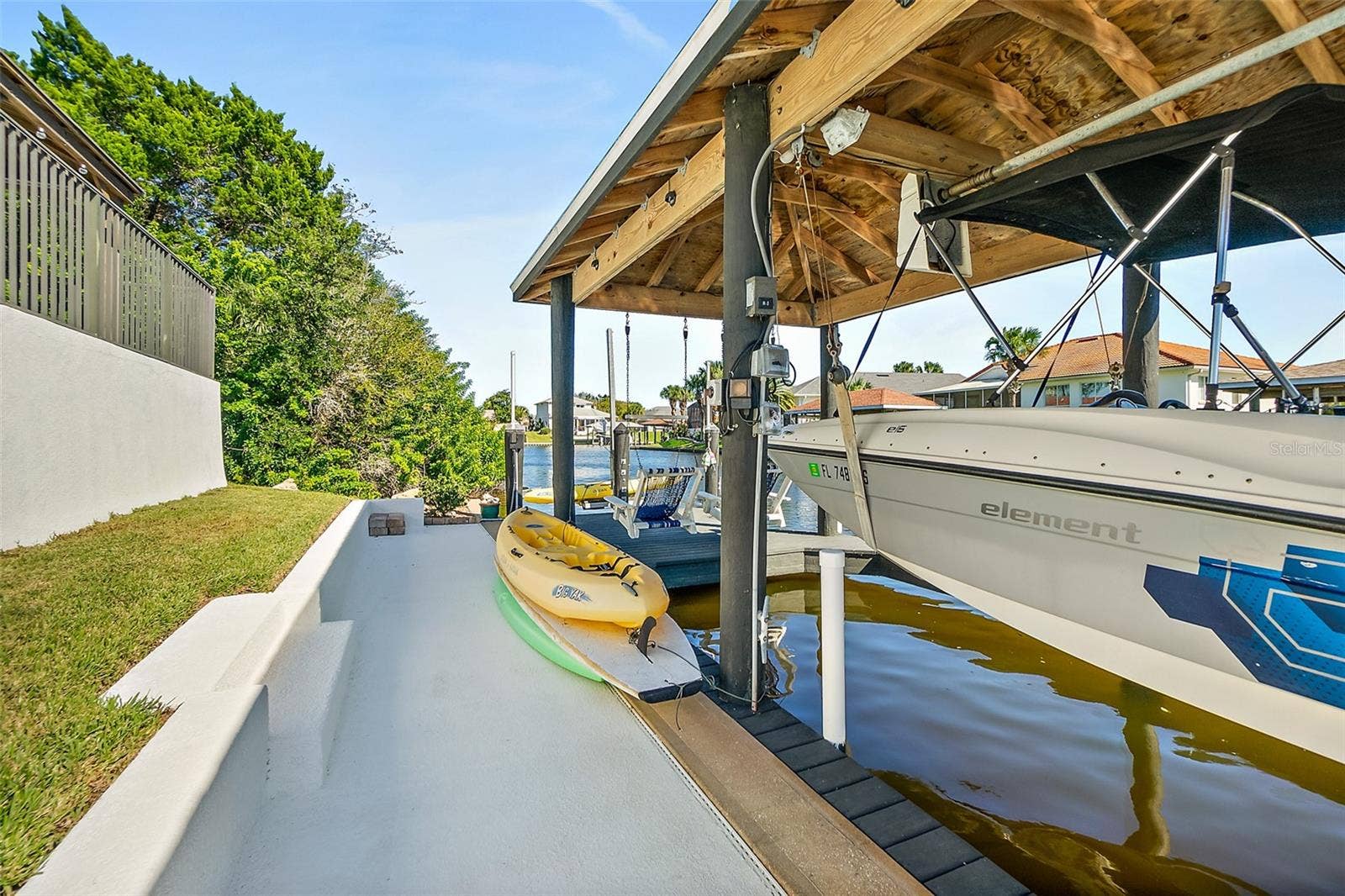 8 CROSSGATE COURT E, Palm Coast, FL 32137