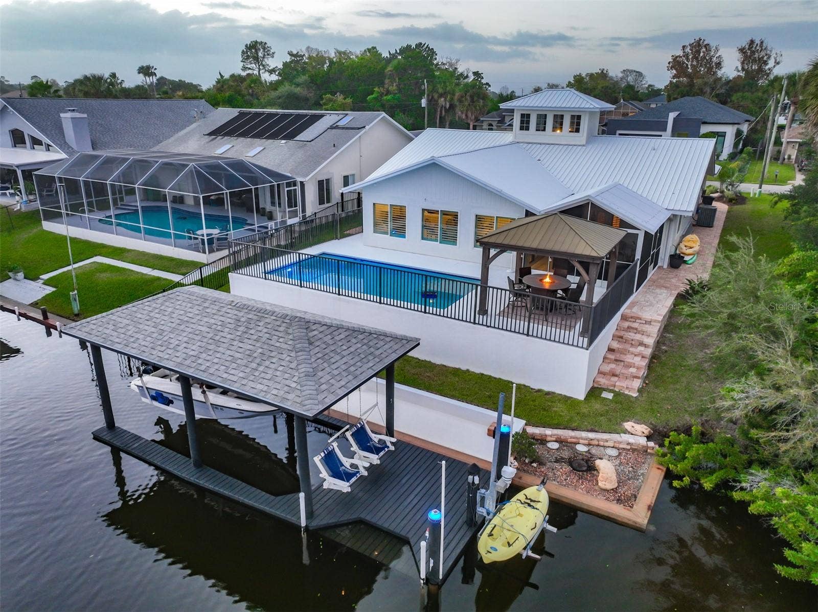 8 CROSSGATE COURT E, Palm Coast, FL 32137