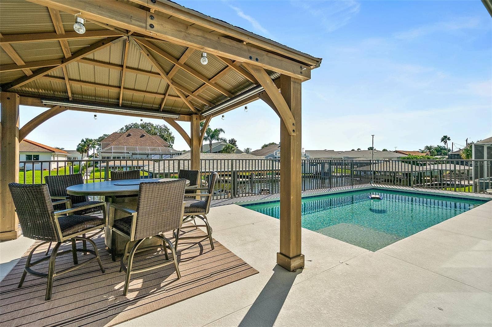 8 CROSSGATE COURT E, Palm Coast, FL 32137