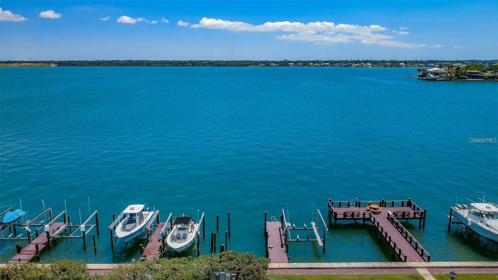 240 SAND KEY ESTATES DRIVE, #222, Clearwater, FL 33767 240 SAND KEY ESTATES DRIVE, #222, Clearwater, FL 33767
