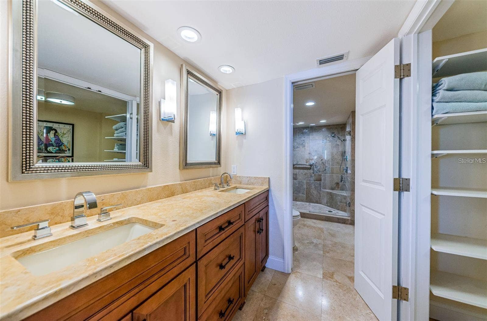 240 SAND KEY ESTATES DRIVE, #222, Clearwater, FL 33767 240 SAND KEY ESTATES DRIVE, #222, Clearwater, FL 33767
