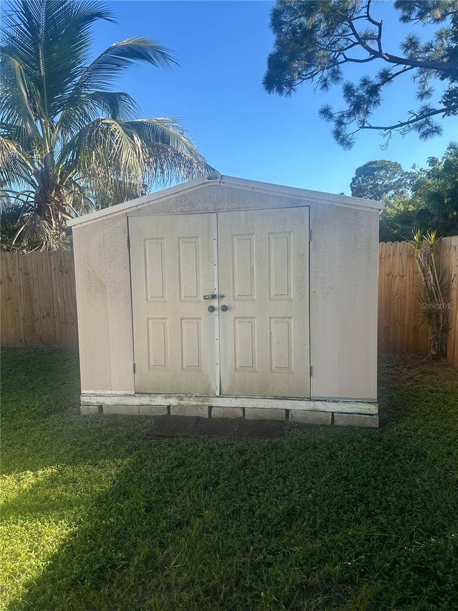 204 W 36TH STREET W, Bradenton, FL 34205 LARGE SHED ON SW CORNER