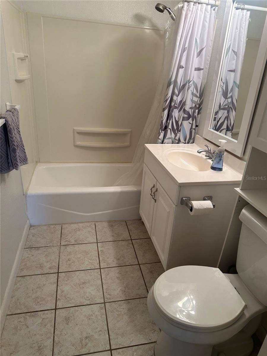 204 W 36TH STREET W, Bradenton, FL 34205 BATHROOM #2