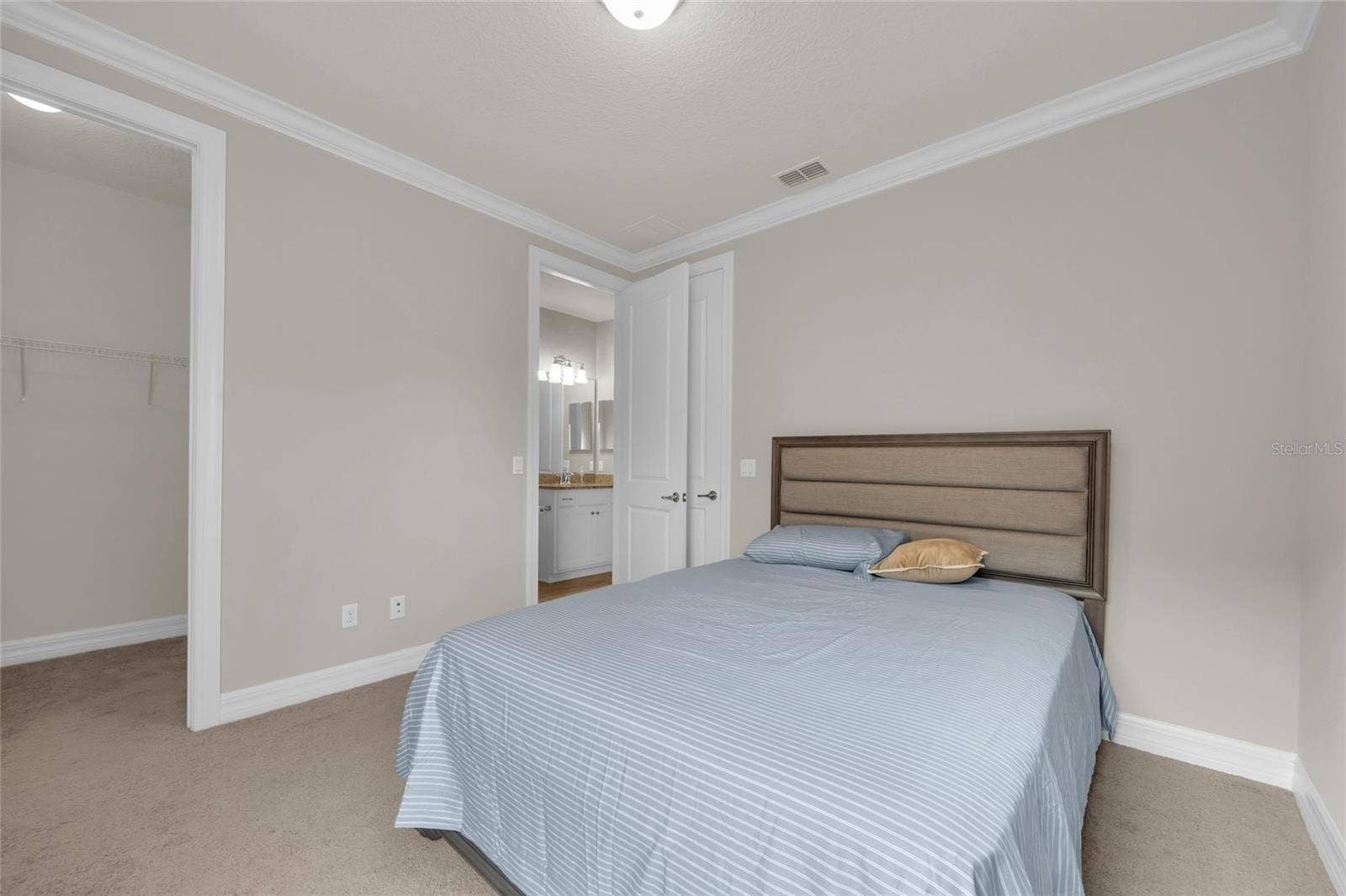 10713 BERRY CREEK ROAD, Orlando, FL 32836 10713 BERRY CREEK ROAD, Orlando, FL 32836