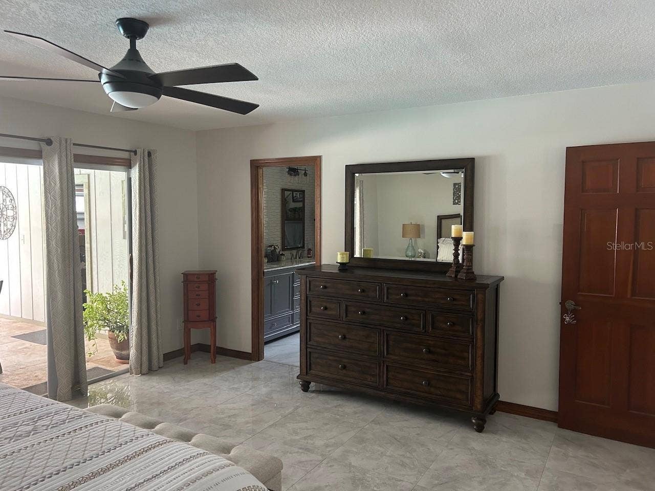 100 PALM LAKE COURT, Longwood, FL 32779 100 PALM LAKE COURT, Longwood, FL 32779
