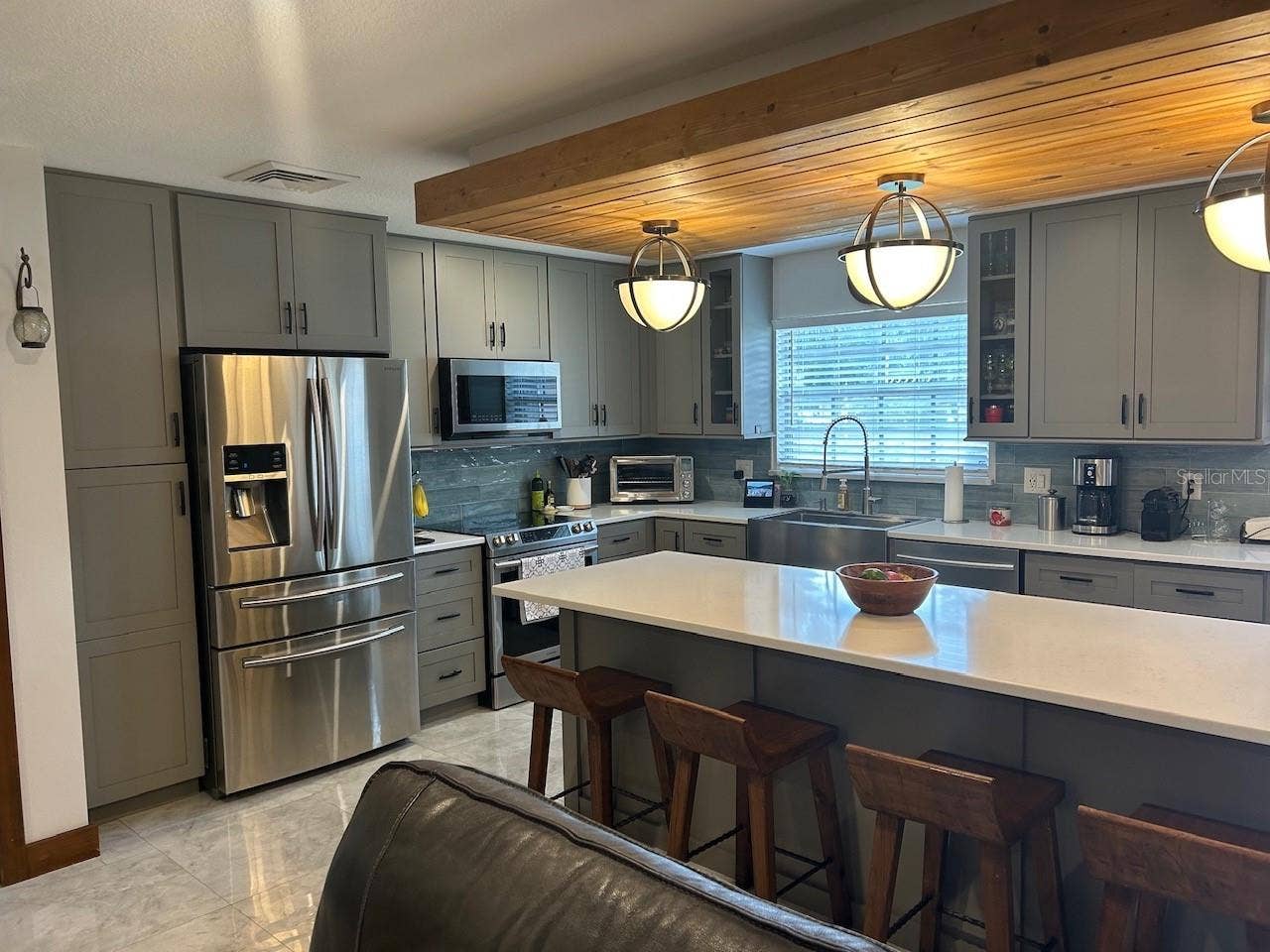 100 PALM LAKE COURT, Longwood, FL 32779 100 PALM LAKE COURT, Longwood, FL 32779