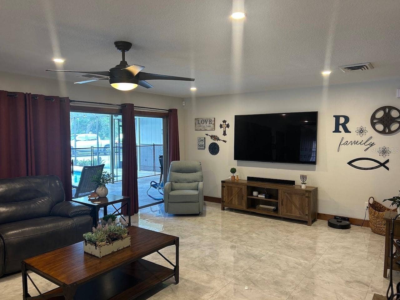 100 PALM LAKE COURT, Longwood, FL 32779 100 PALM LAKE COURT, Longwood, FL 32779