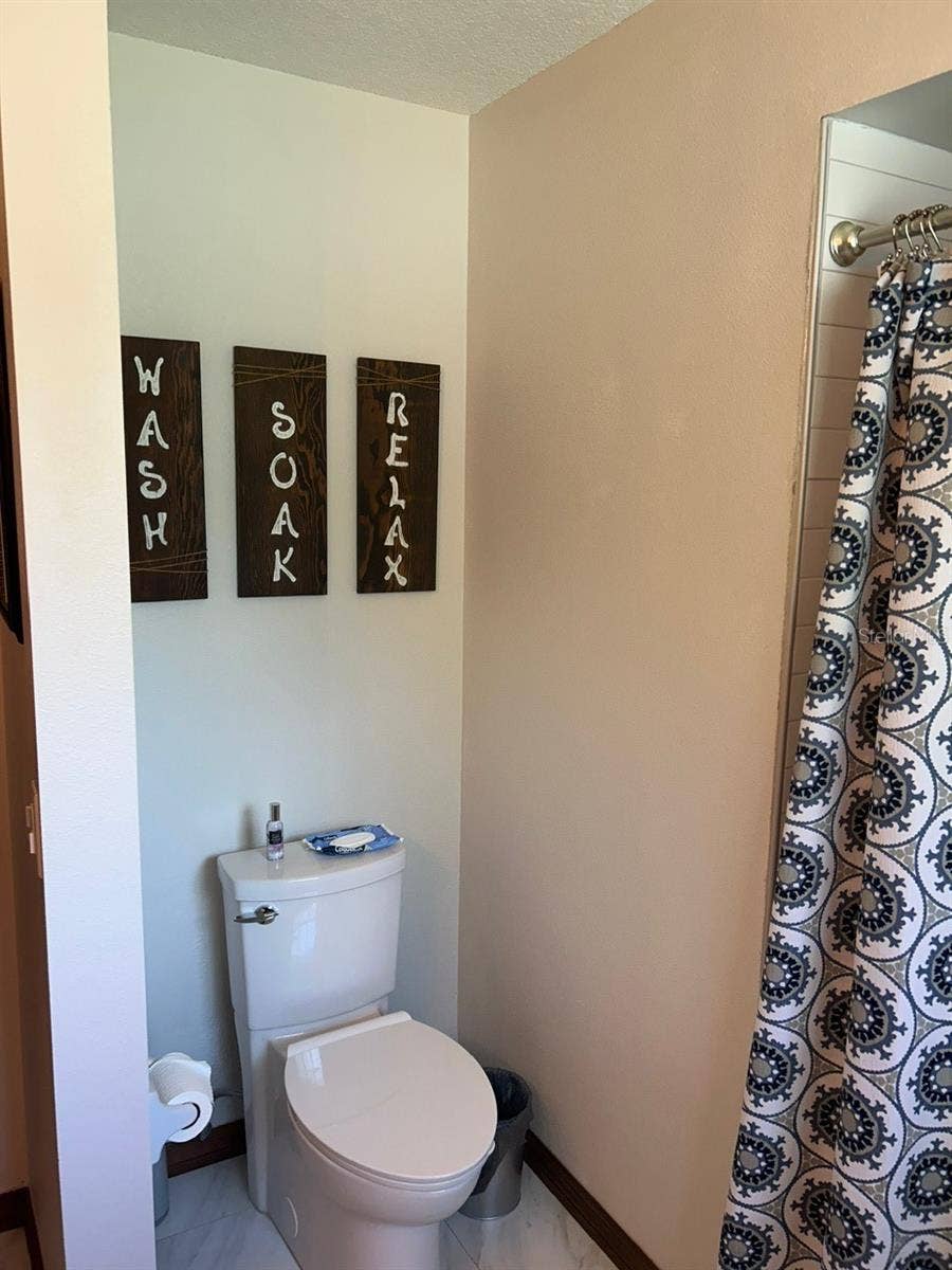 100 PALM LAKE COURT, Longwood, FL 32779 100 PALM LAKE COURT, Longwood, FL 32779