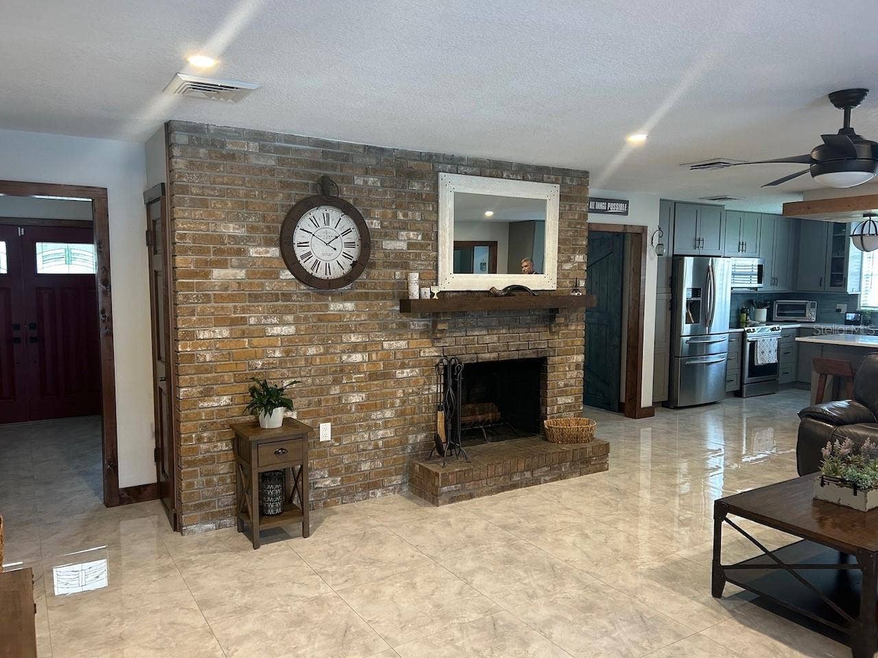 100 PALM LAKE COURT, Longwood, FL 32779 100 PALM LAKE COURT, Longwood, FL 32779