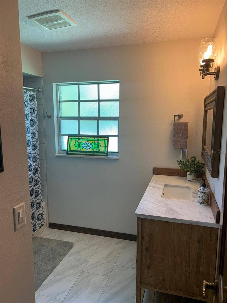 100 PALM LAKE COURT, Longwood, FL 32779 100 PALM LAKE COURT, Longwood, FL 32779